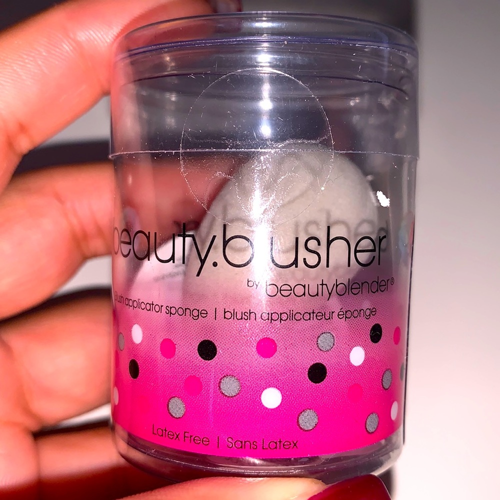Beauty blusher